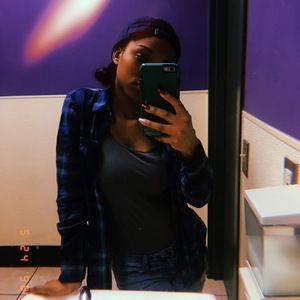 Meet your Posher, Larrial